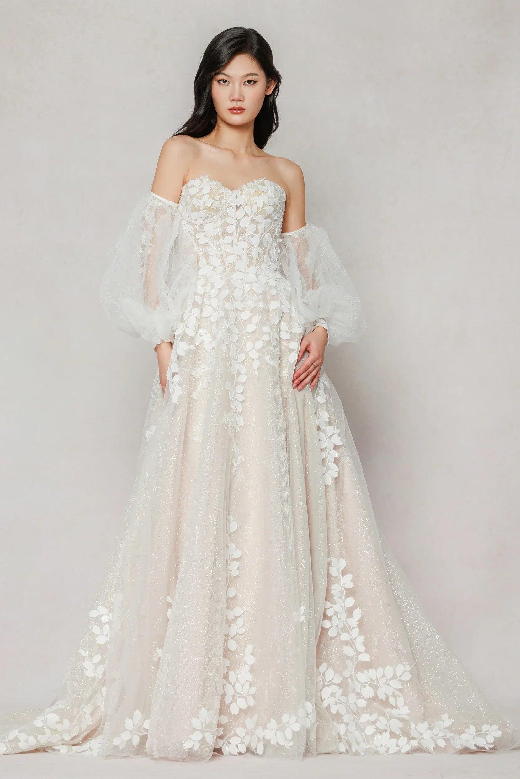 A-Line Sweep-Brush Train Tulle Wedding Dress CW3631 - COCOMELODY
